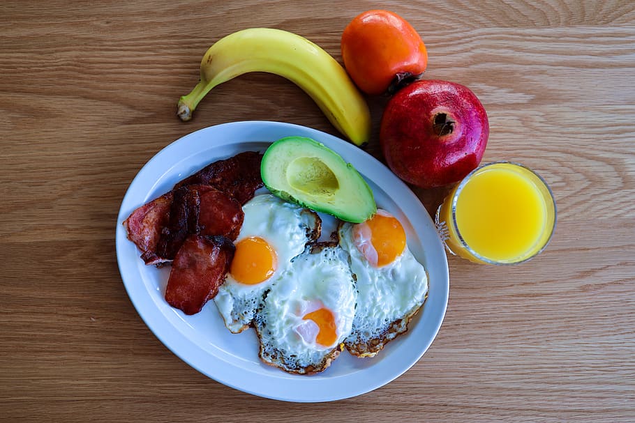 Fresa, Plátano Y Huevos