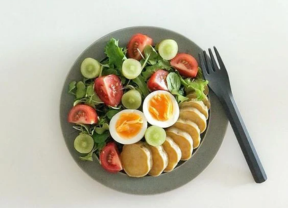 Ensalada De Verduras Y Huevos Cocidos