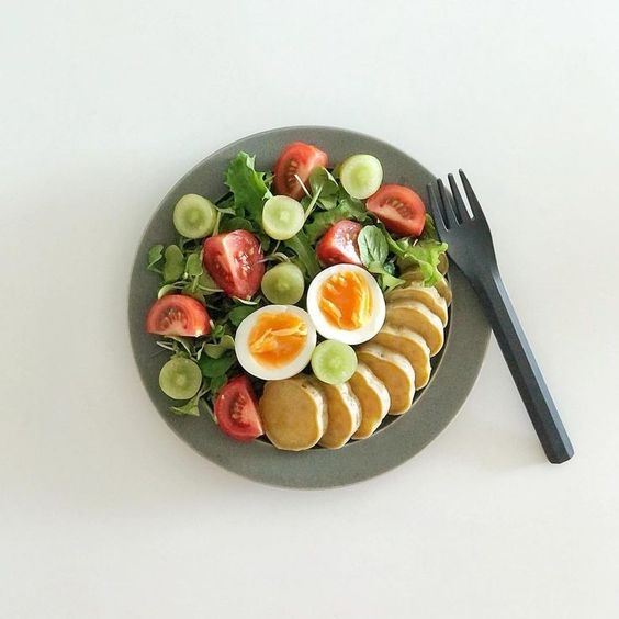 Ensalada De Verduras Y Huevos Cocidos